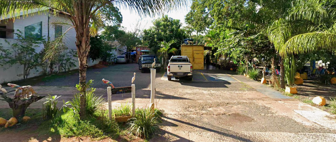 Fachada da Unidade 02 — Entrada Norte do Container do Poeta